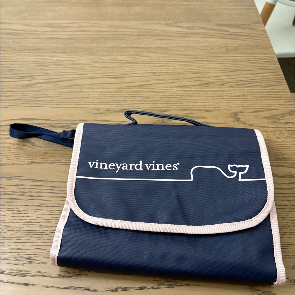Vineyard Vines Navy and Pink Organizer